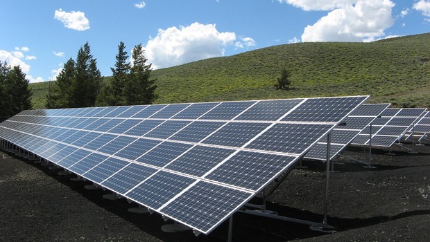 Gigante alemã do setor de painéis solares aposta no mercado brasileiro e traz tecnologia para melhor aproveitamento de incidência solar