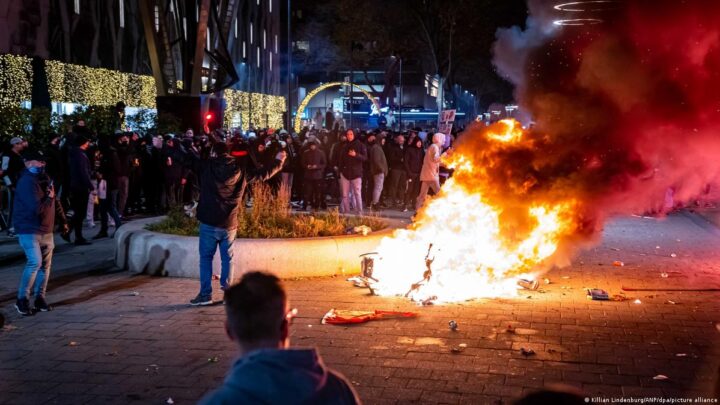 Protesto na Holanda contra medidas de combate à covid deixa feridos