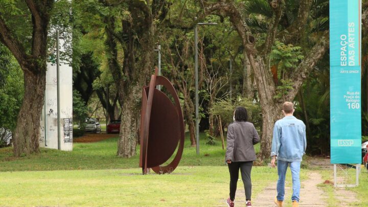 Finados: veja o que funciona em SP neste feriado