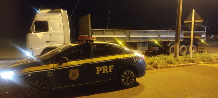 POLÍCIA Caminhoneiro é libertado de cativeiro após PRF recuperar caminhão em Ponta Porã (MS)