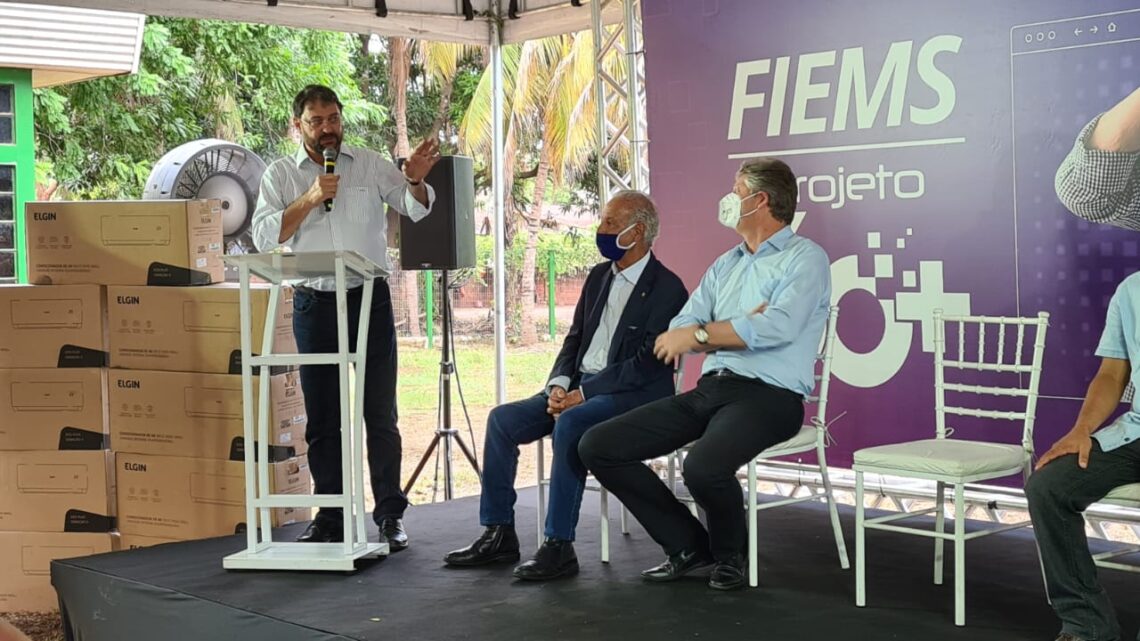 Presidente da FIEMS lança projeto de inclusão digital em Ladário e reforça que ação leva cidadania à terceira idade