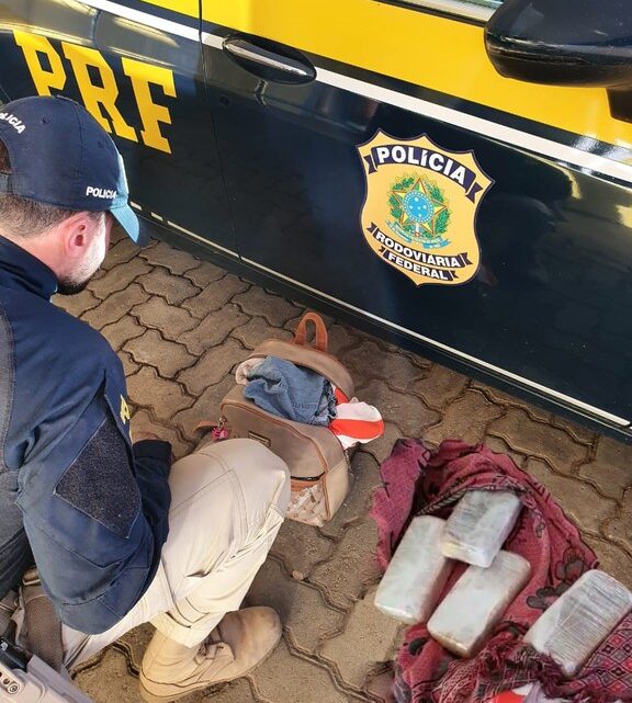 Equipe da PRF em Poconé apreende pasta base de cocaína