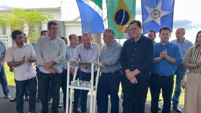 Walter Carneiro Júnior destaca avanço da área de cobertura do esgoto em Laguna Carapã