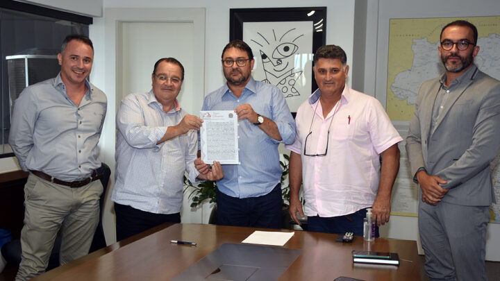 Fiems e Prefeitura de Ribas concretizam doação de terreno para construção de unidade Sesi e Senai