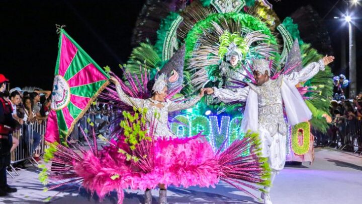 Com investimento do Governo, desfile das escolas de samba de Campo Grande reúne oito agremiações