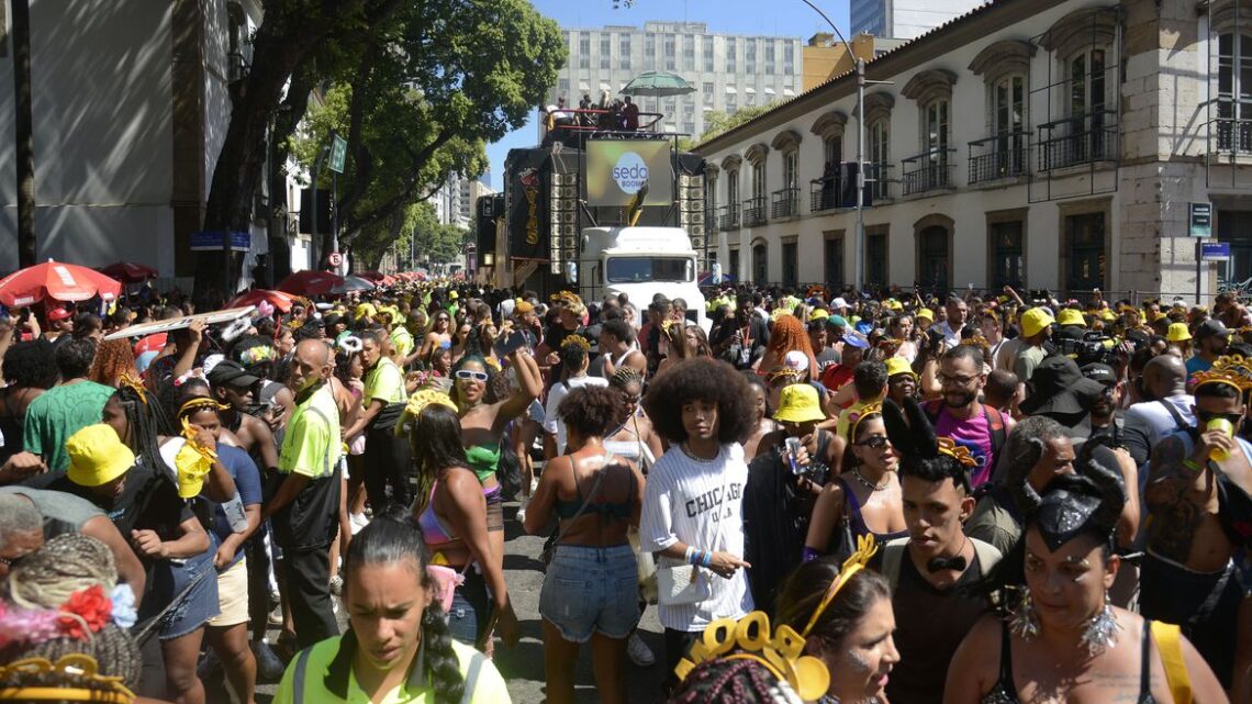 Bloco Fervo da Lud movimenta centro do Rio de Janeiro