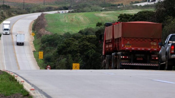 Governo planeja aplicar pavimento de concreto em rodovias com movimento intenso de cargas