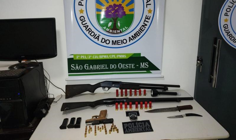 PMA prende caçadores com espingardas Calibre 12, pistola 9mm e munições