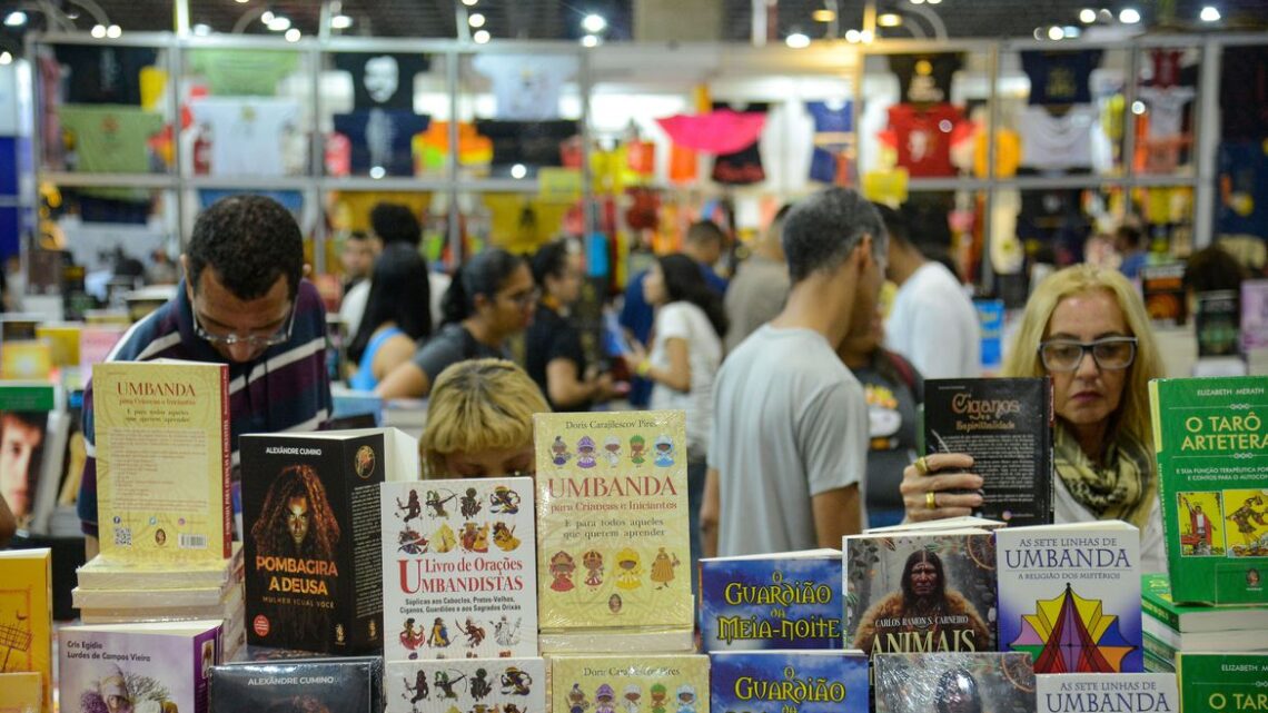 Com 600 mil visitantes, Bienal do Rio vende 5,5 milhões de livros