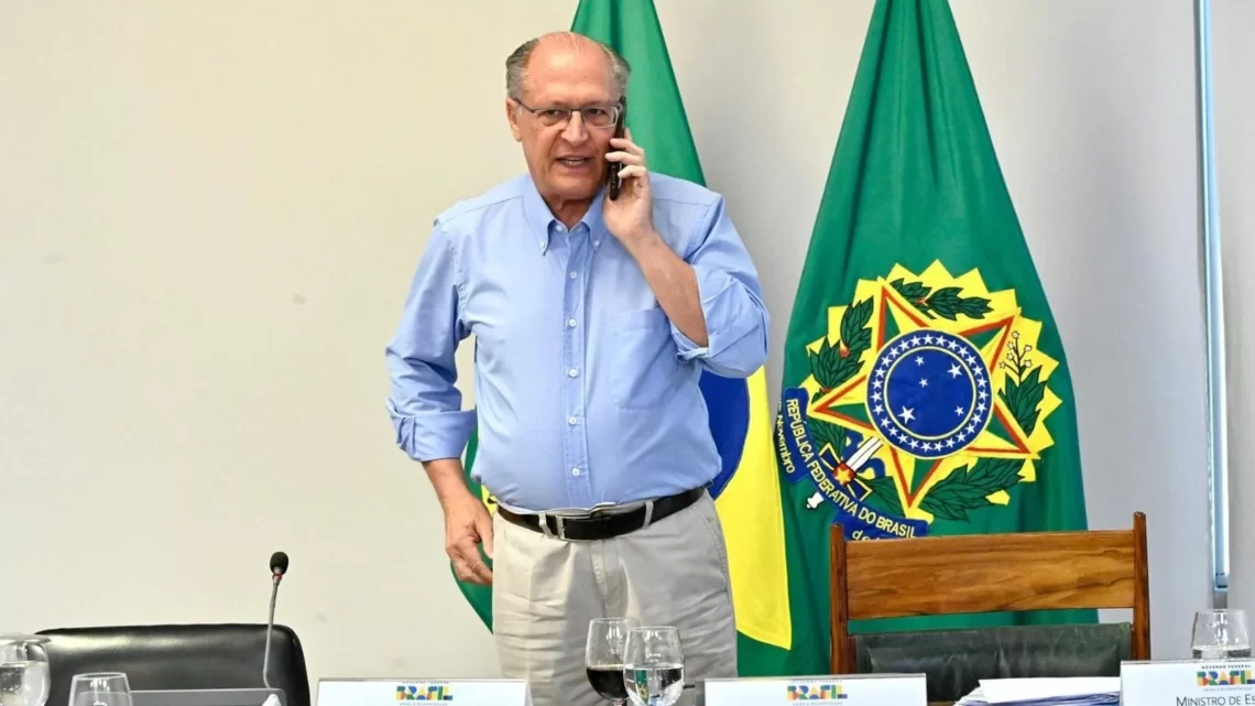 Alckmin afirma que o Governo alertou estados do sul sobre o ciclone