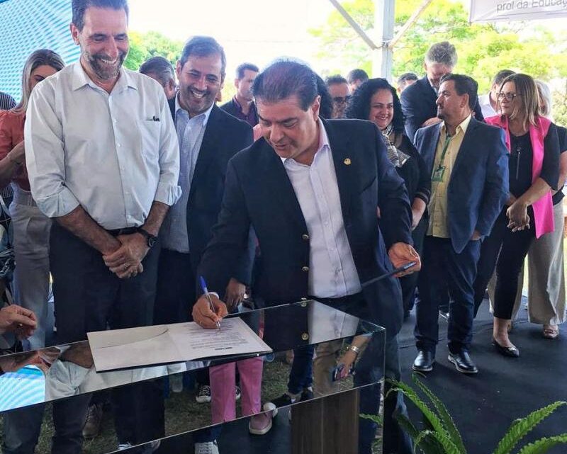 Senador Nelsinho Trad é enaltecido pelo projeto da Rota Bioceânica em Inauguração de laboratórios e herbário na UEMS em Mundo Novo