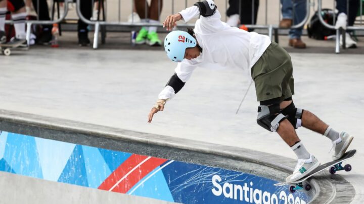 Santiago 2023: Augusto Akio garante prata no skate park