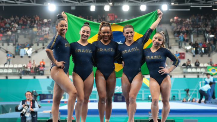 Brasil é prata na disputa por equipes na ginástica artística feminina