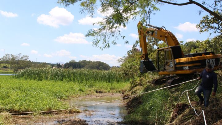 Prefeitura de Atibaia investe em obras de desassoreamento na Represa da Usina