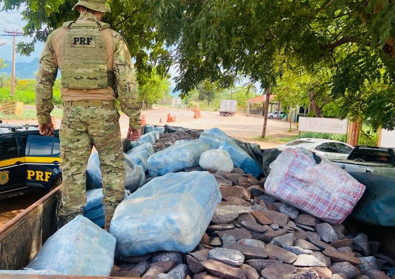 PRF apreende 625 Kg de maconha em Corumbá (MS)