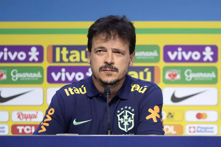 CBF demite Fernando Diniz do comando da Seleção Brasileira