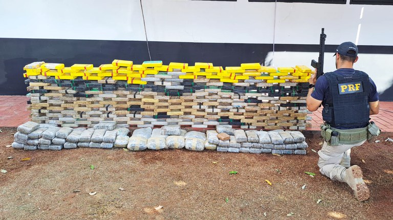 PRF apreende 238 Kg de cocaína em Rio Verde de Mato Grosso (MS)