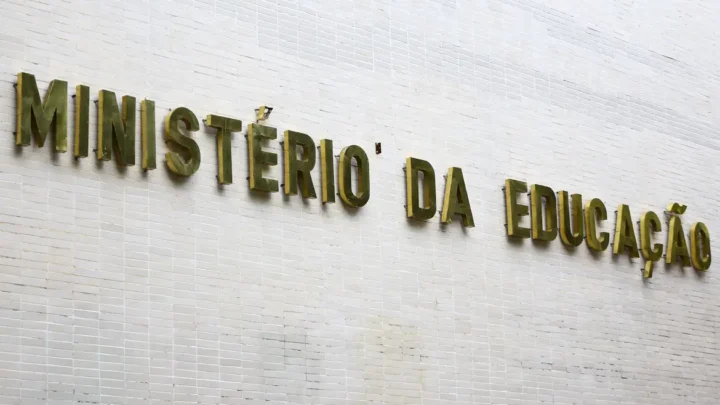 MEC abre fase de declaração de matrículas de escolas em tempo integral