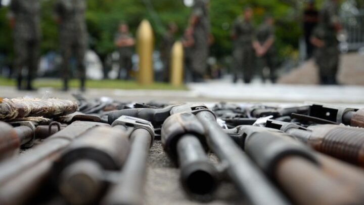 Número de armas para defesa pessoal cai em 2023 e atinge menor patamar desde 2004