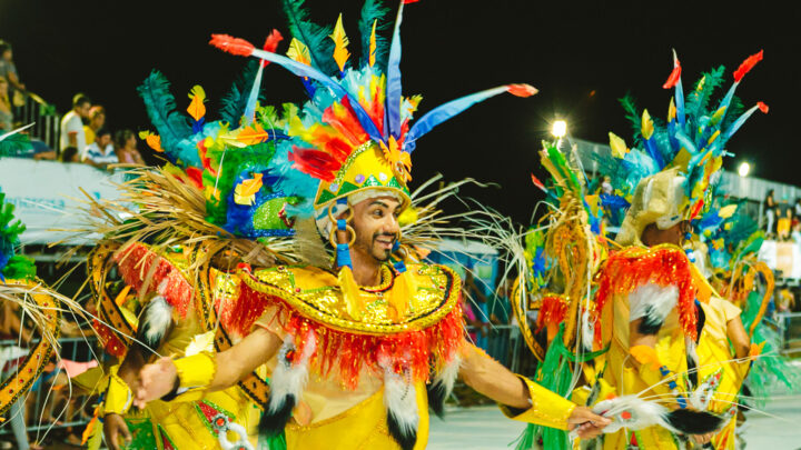 Agenda de Carnaval: desfiles das escolas de samba e blocos de rua tomam conta da programação