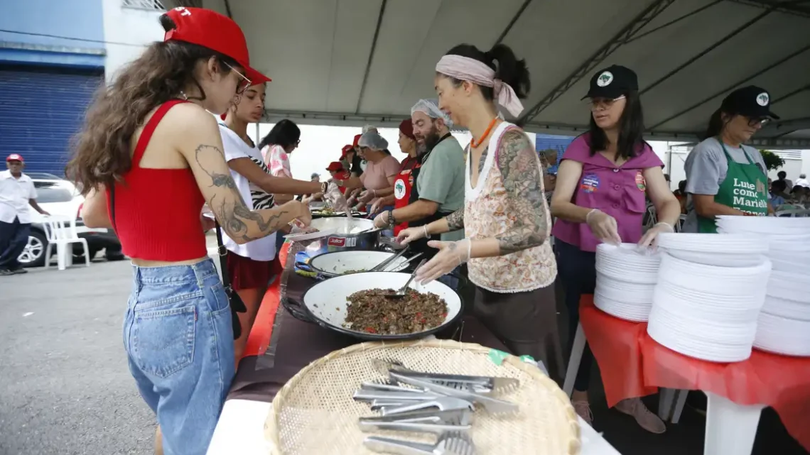 Sacolão popular em SP recebe primeiros alimentos fornecidos pelo PAA