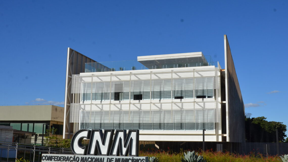 CNM apresenta proposta para previdência e desoneração da folha de pagamento dos Municípios
