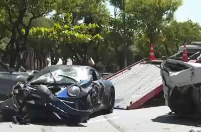 Motorista de Porsche bate em outro veículo, mata condutor e foge em SP