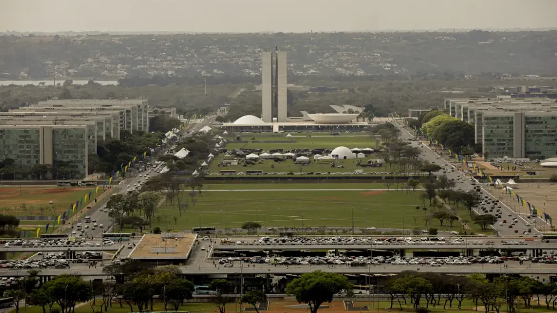 Dívida Pública sobe 2,25% em fevereiro e aproxima-se de R$ 6,6 tri