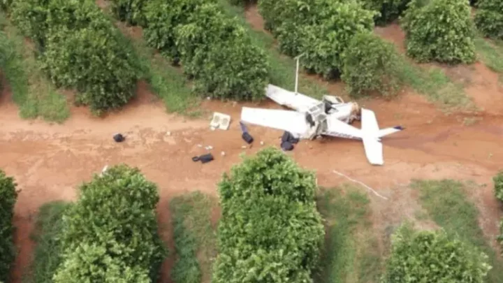 Operação da FAB intercepta aeronave que vinha do Paraguai e prende piloto com cocaína em SP