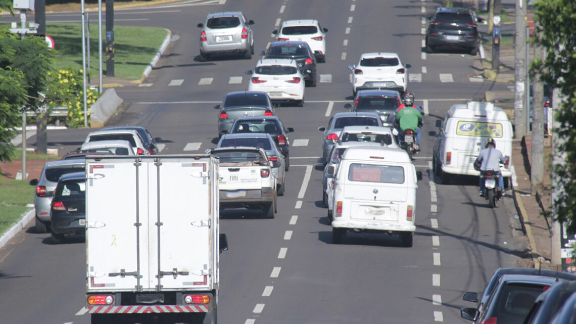 Vence hoje licenciamento veículos com placas de final 1 e 2