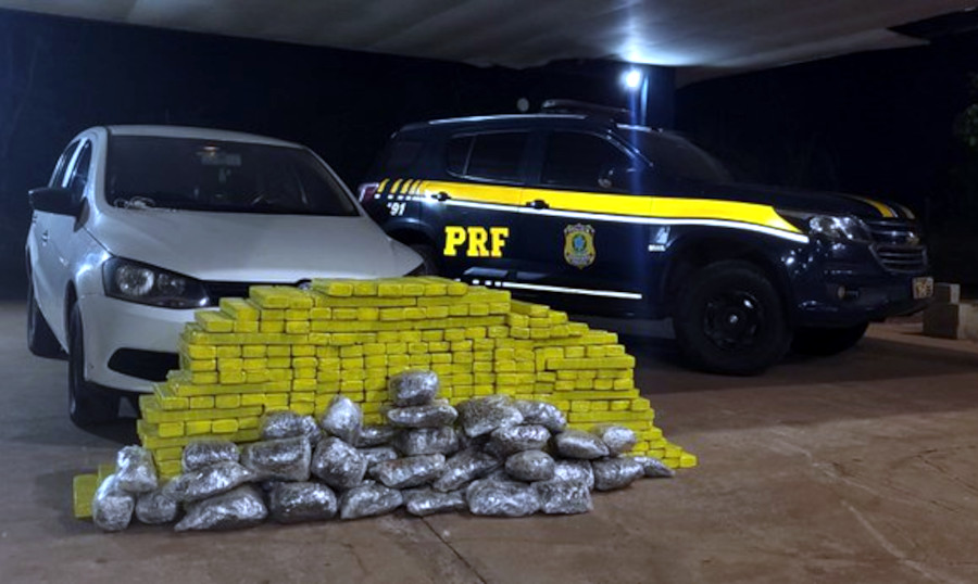 PRF apreende 350,7 kg de maconha e 19,2 kg de skunk em Água Clara (MS)