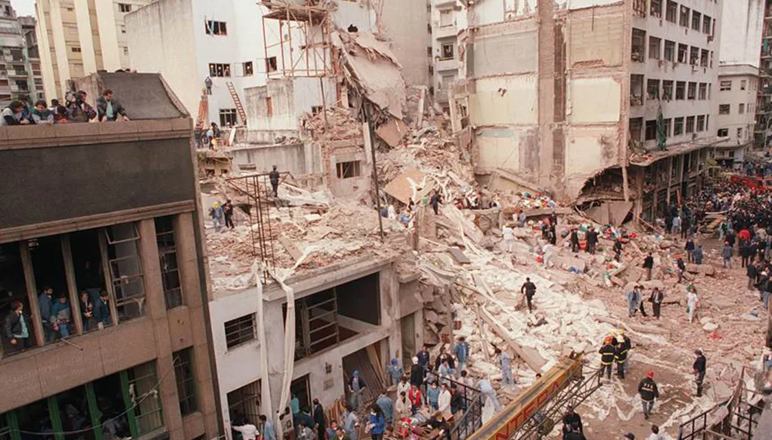 Argentina culpa Irã por ataques terroristas cometidos há 30 anos e considera o país como “estado terrorista”