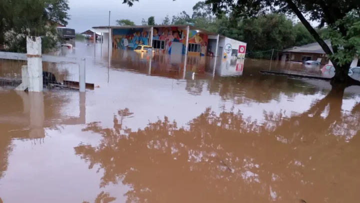 Estragos das chuvas já atingiram 85% dos municípios gaúchos