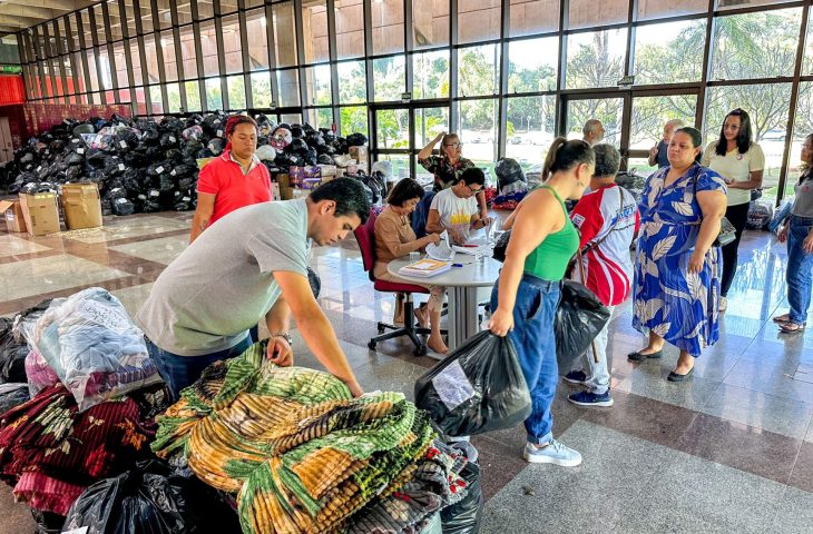 Com mais de 180 mil peças arrecadadas, campanha Seu Abraço Aquece inicia entrega de doações