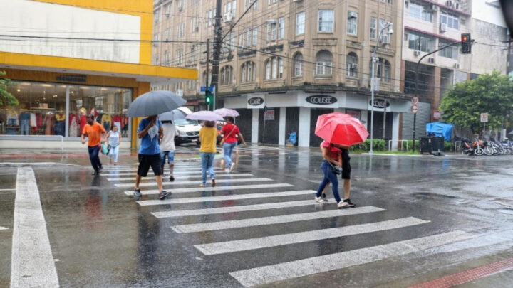 Chuvas colocam Santos em estado de atenção