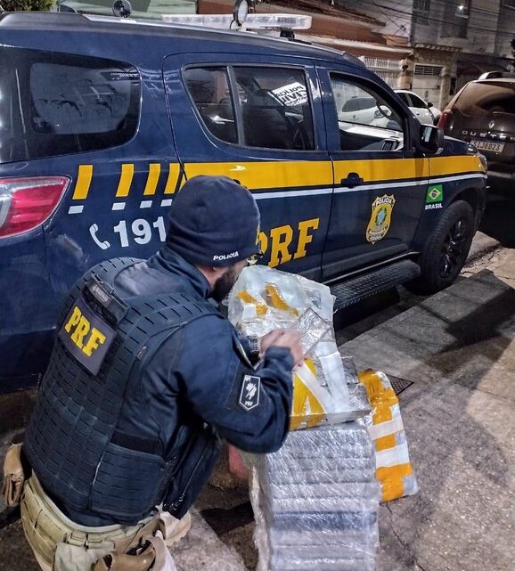 PRF prende motorista transportando cerca de 80 kg de maconha na BR-381