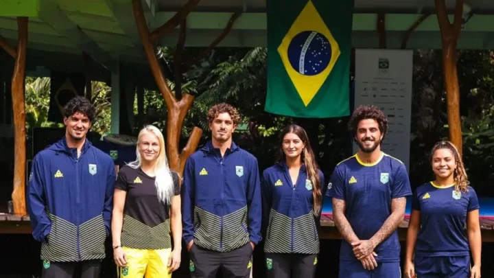 Equipe brasileira de surfe, a maior nos Jogos, está completa no Taiti