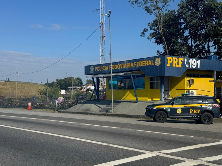 PRF apreende cocaína em Registro/SP