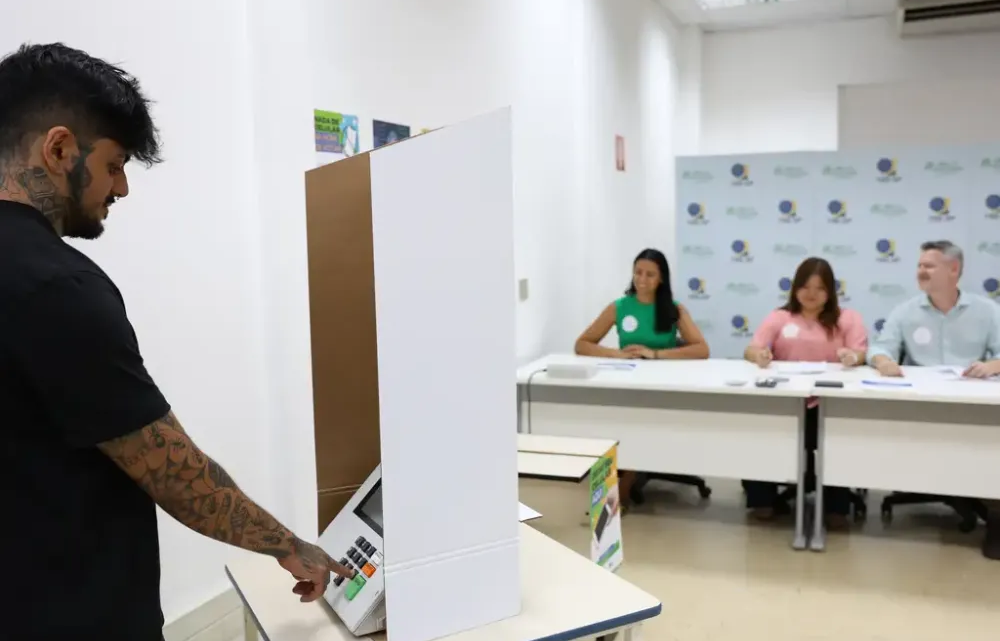 Confira o que pode e o que não pode fazer nos locais de votação