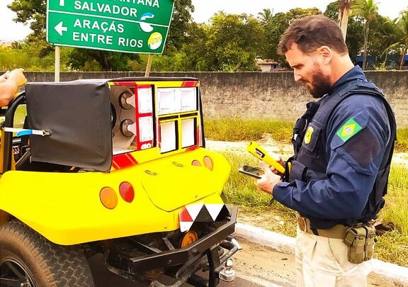 Baby Buggy com som do tipo ‘paredão’ é autuado durante blitz da PRF em Alagoinhas (BA)