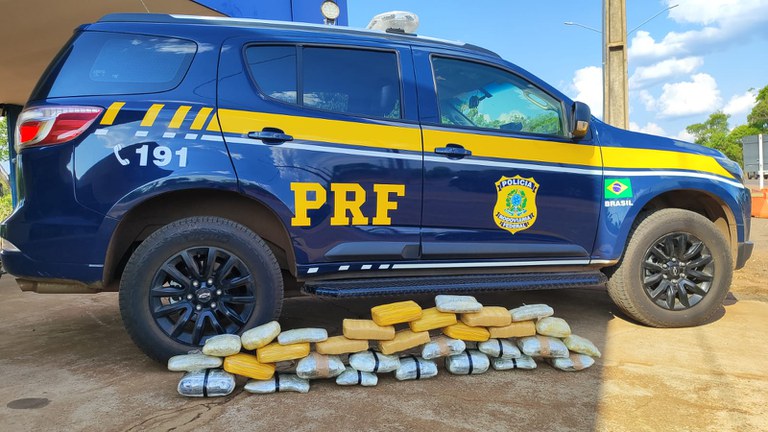 PRF apreende 25 Kg de maconha e skunk em Água Clara (MS)