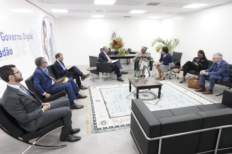 Brasil e OMC debatem importância da revitalização da Organização Mundial do Comércio