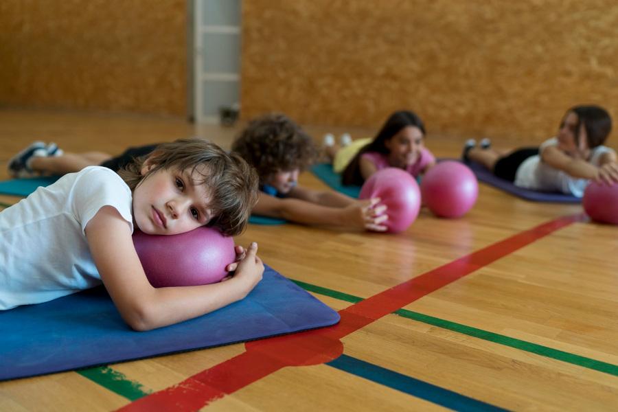 Praticar esportes desde a infância melhora saúde cardiovascular durante a vida, diz estudo