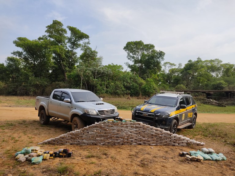 PRF apreende 217 Kg de cocaína em Rio Negro (MS)