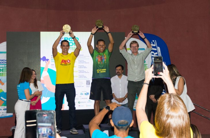 Cerimônia de entrega de troféus da 2ª Corrida dos Poderes premia vencedores e celebra união pelo esporte