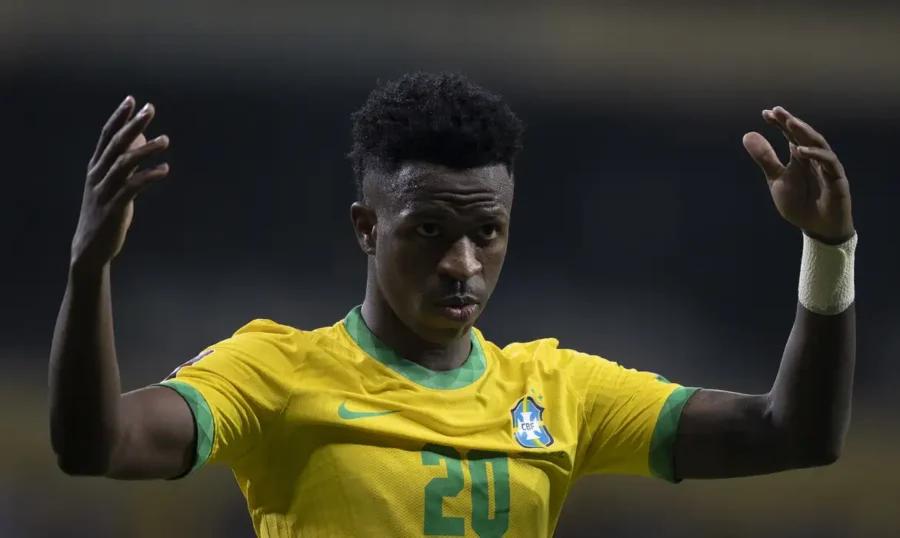 Vini Jr. acredita que sua luta contra o racismo pesou em derrota na Bola de Ouro